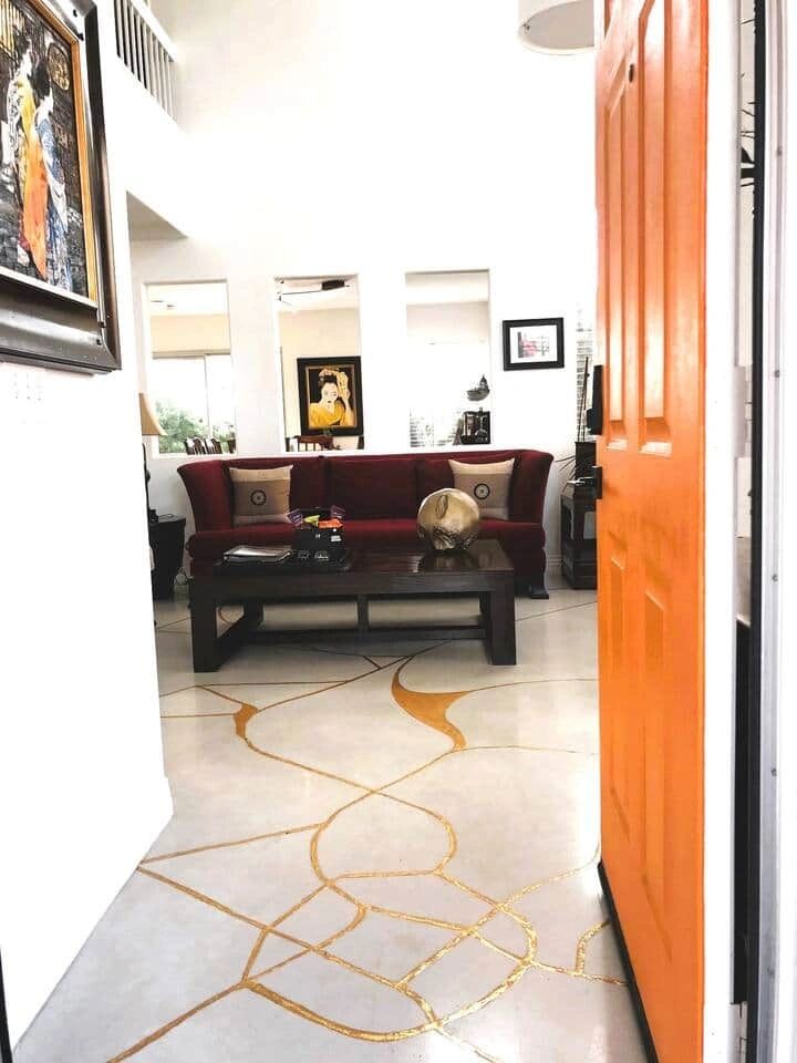 Gold floor interior design by Saskia